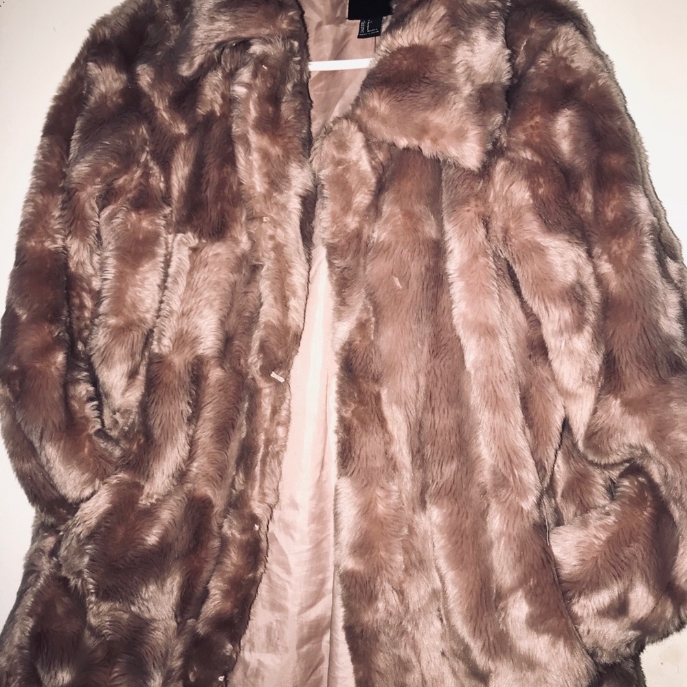 Fur coat with 2 pockets longsleeve